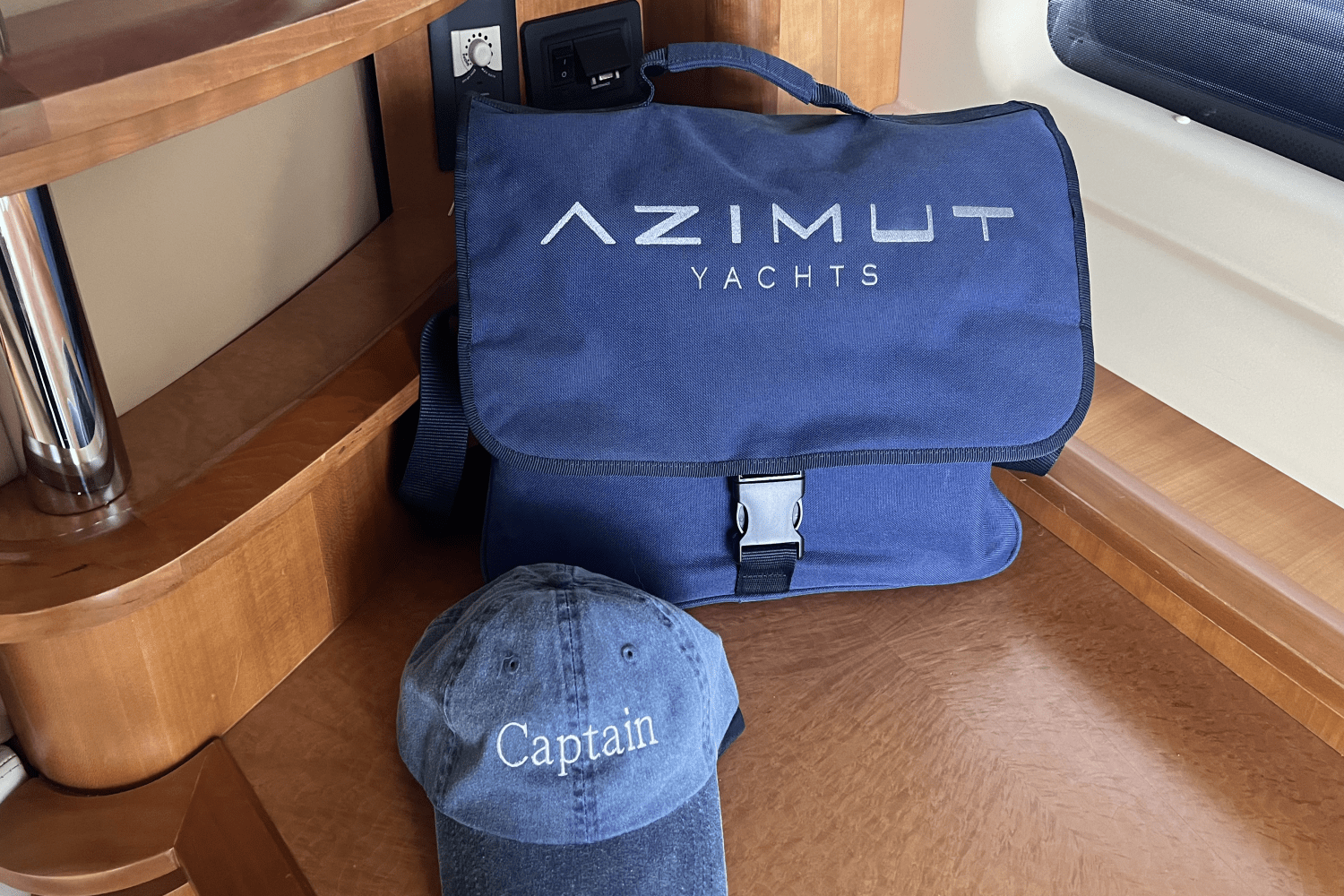 Slide: The Image of Azimut 55 2010 - 13