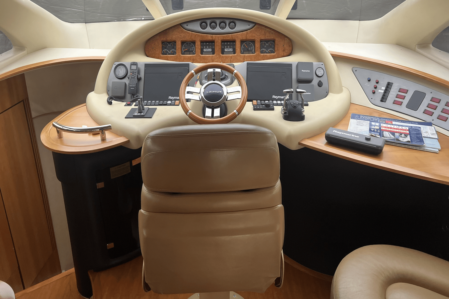 Slide: The Image of Azimut 55 2010 - 22