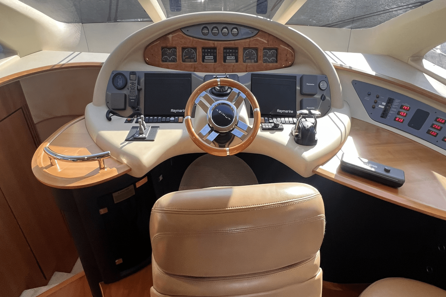 Slide: The Image of Azimut 55 2010 - 23