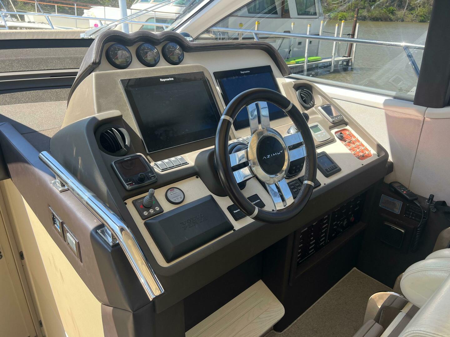 Slide: The Image of Azimut 55S 2017 - 4427963