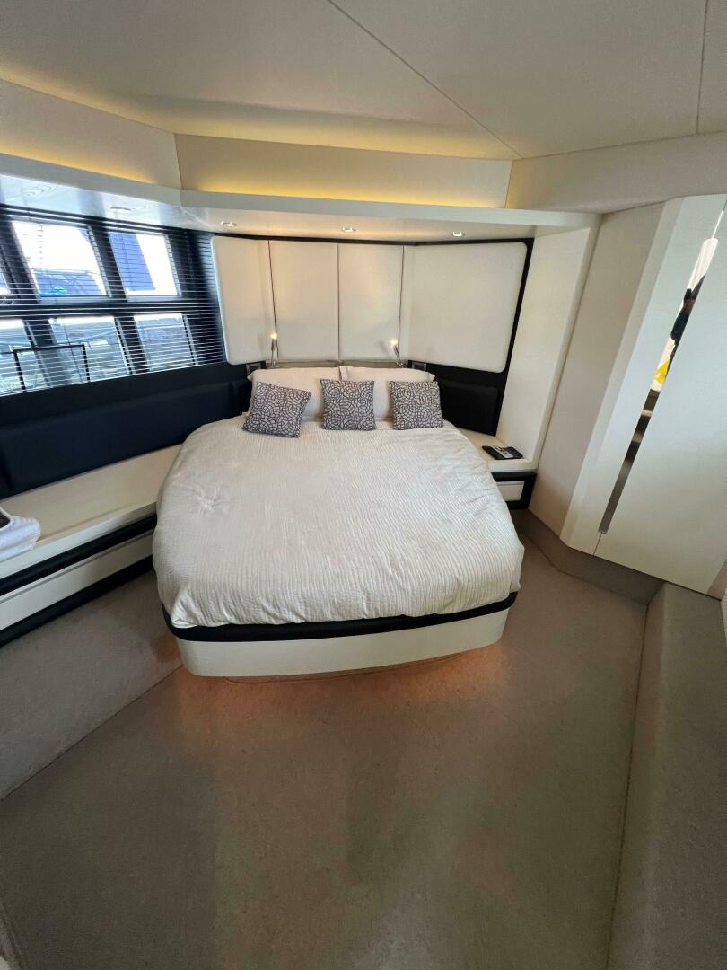 Slide: The Image of Azimut 55S 2017 - 4428077
