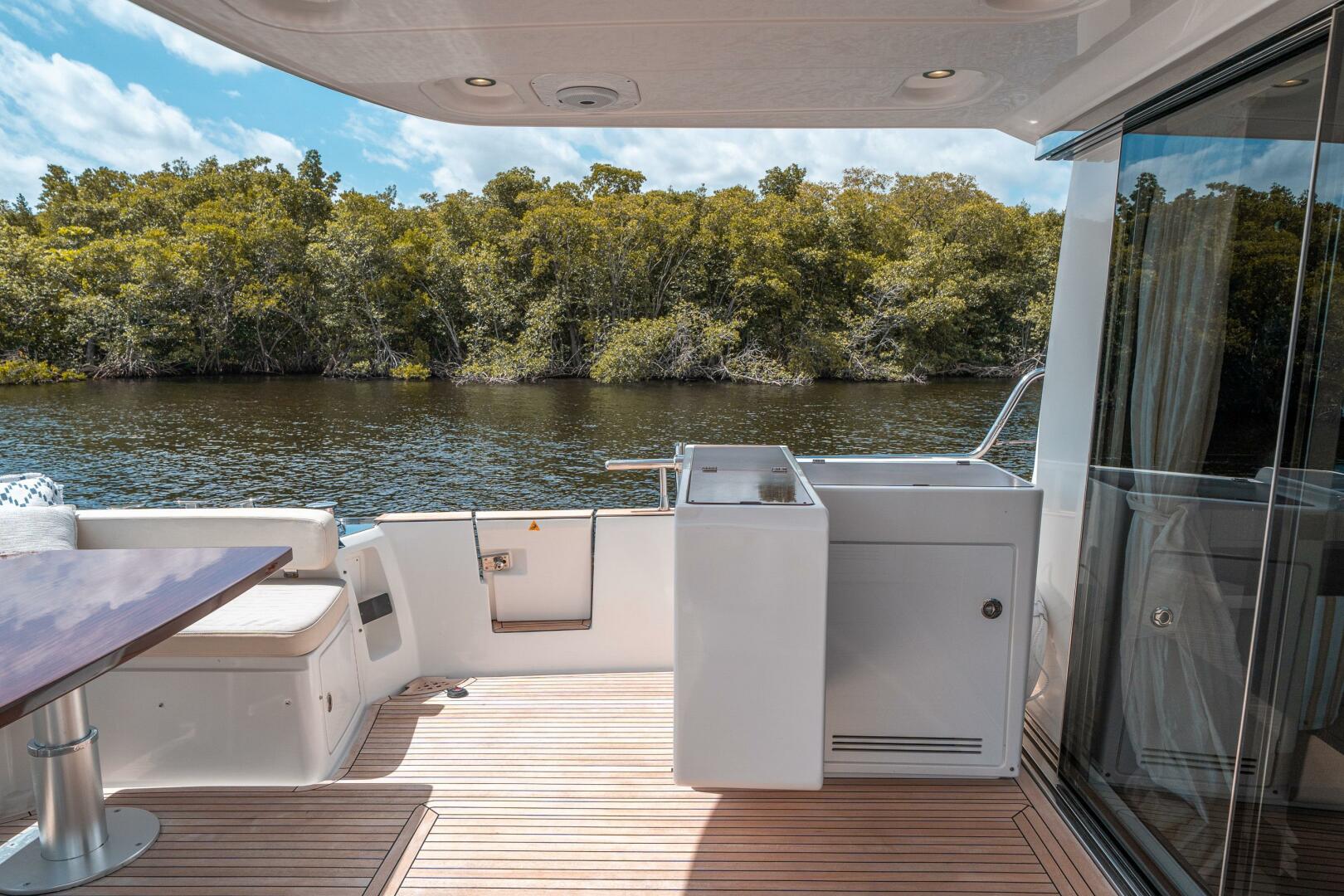Slide: The Image of Azimut 56 2018 - 32