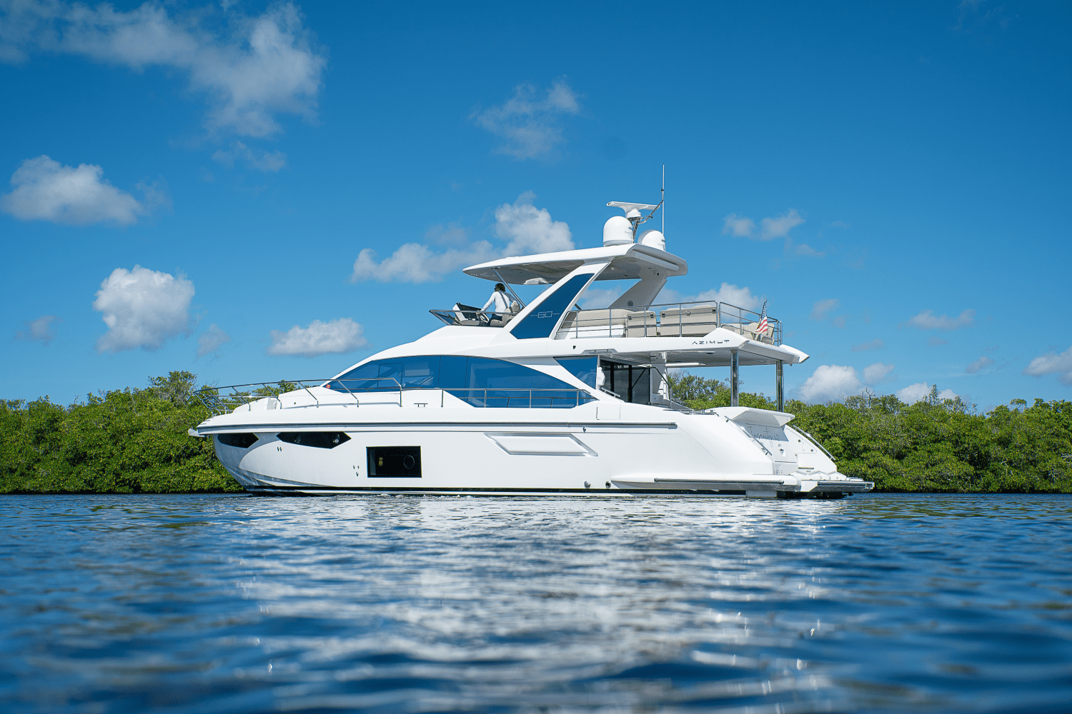 Slide: The Image of Azimut 60 FLY 2023 - 1