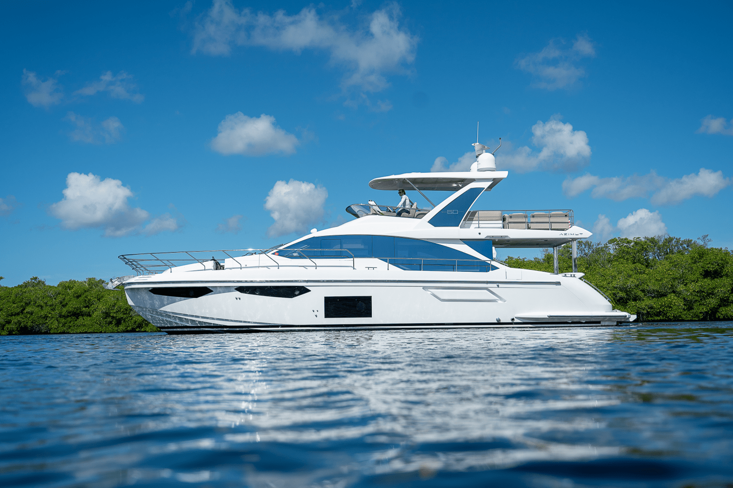 Slide: The Image of Azimut 60 FLY 2023 - 106