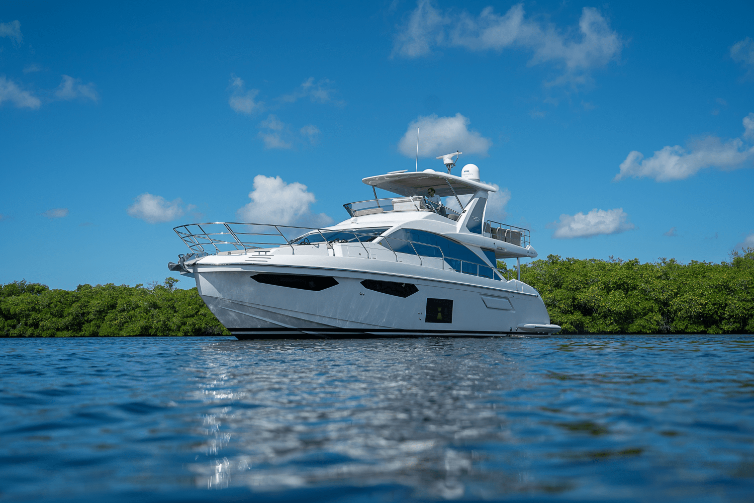 Slide: The Image of Azimut 60 FLY 2023 - 108