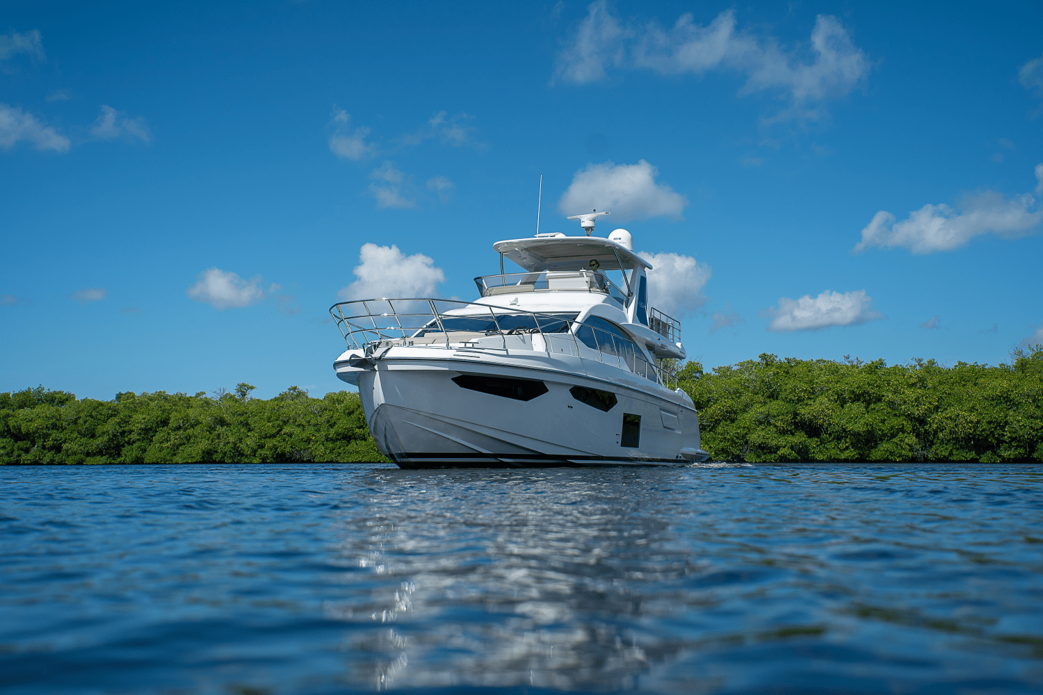 Slide: The Image of Azimut 60 FLY 2023 - 109