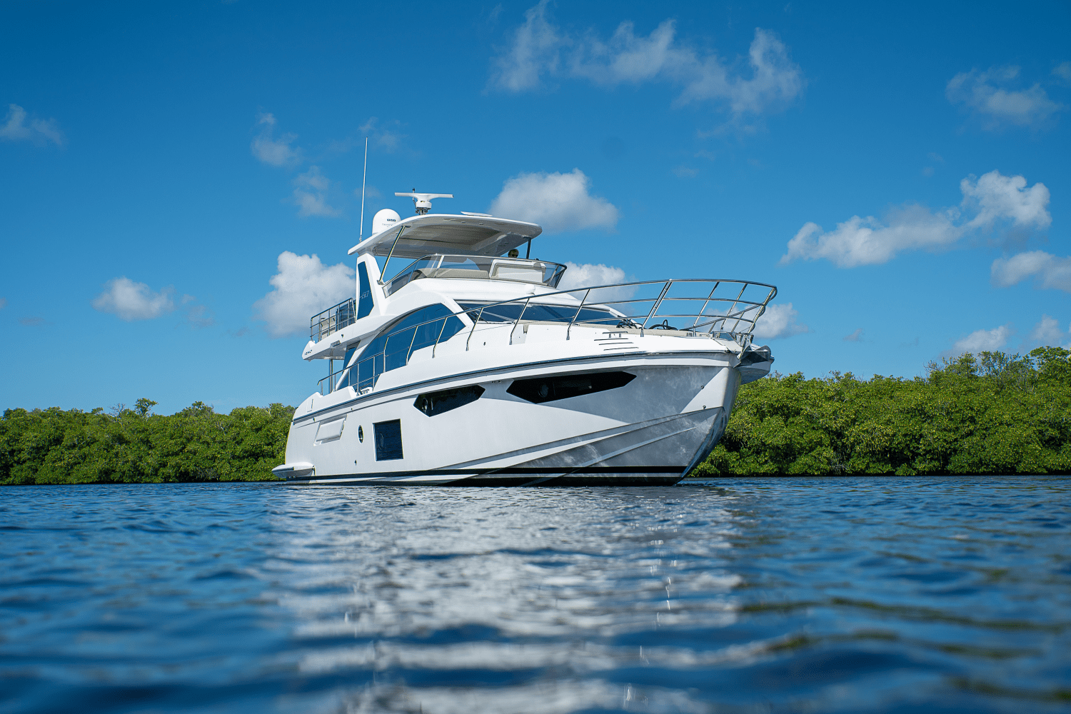 Slide: The Image of Azimut 60 FLY 2023 - 111