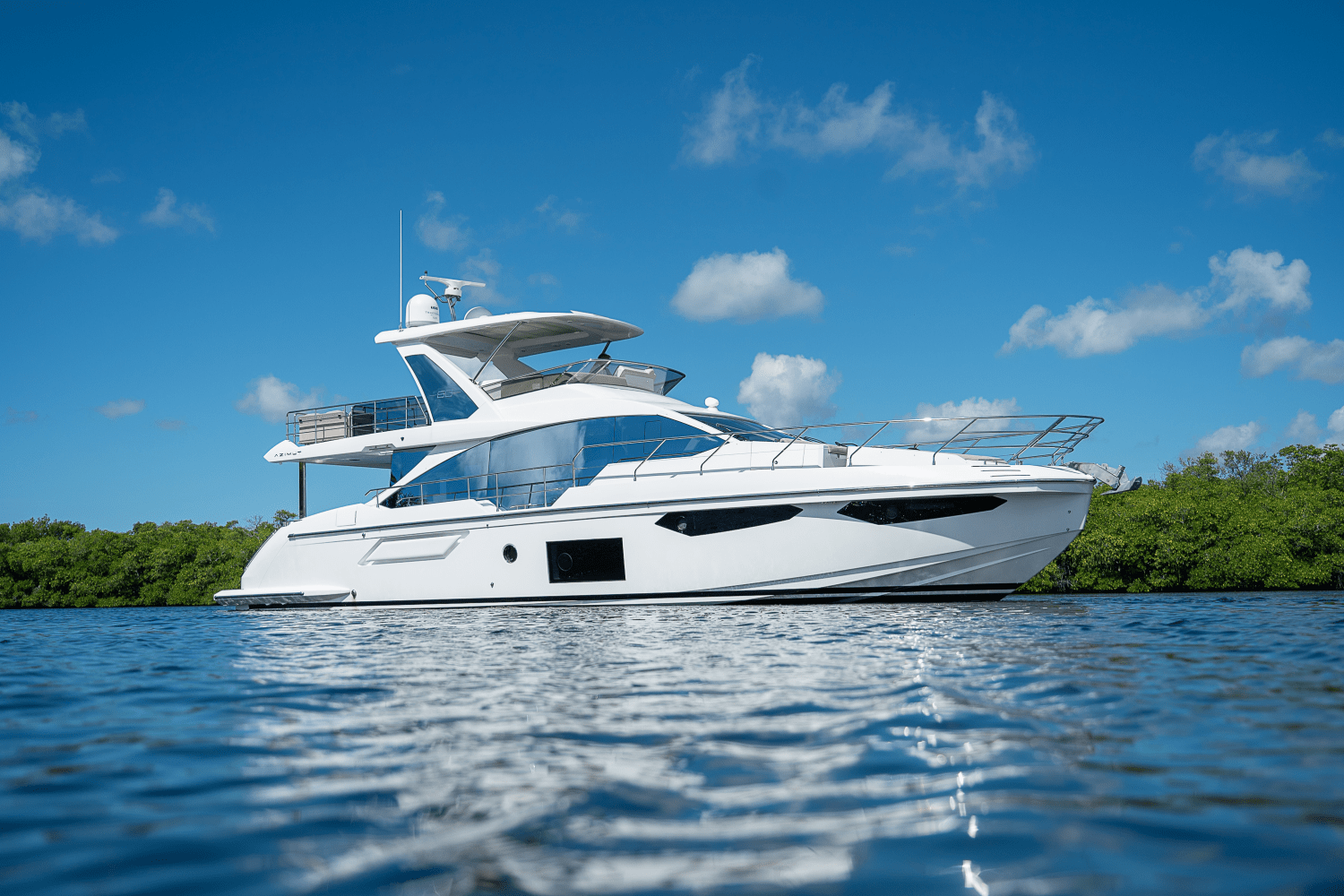 Slide: The Image of Azimut 60 FLY 2023 - 112