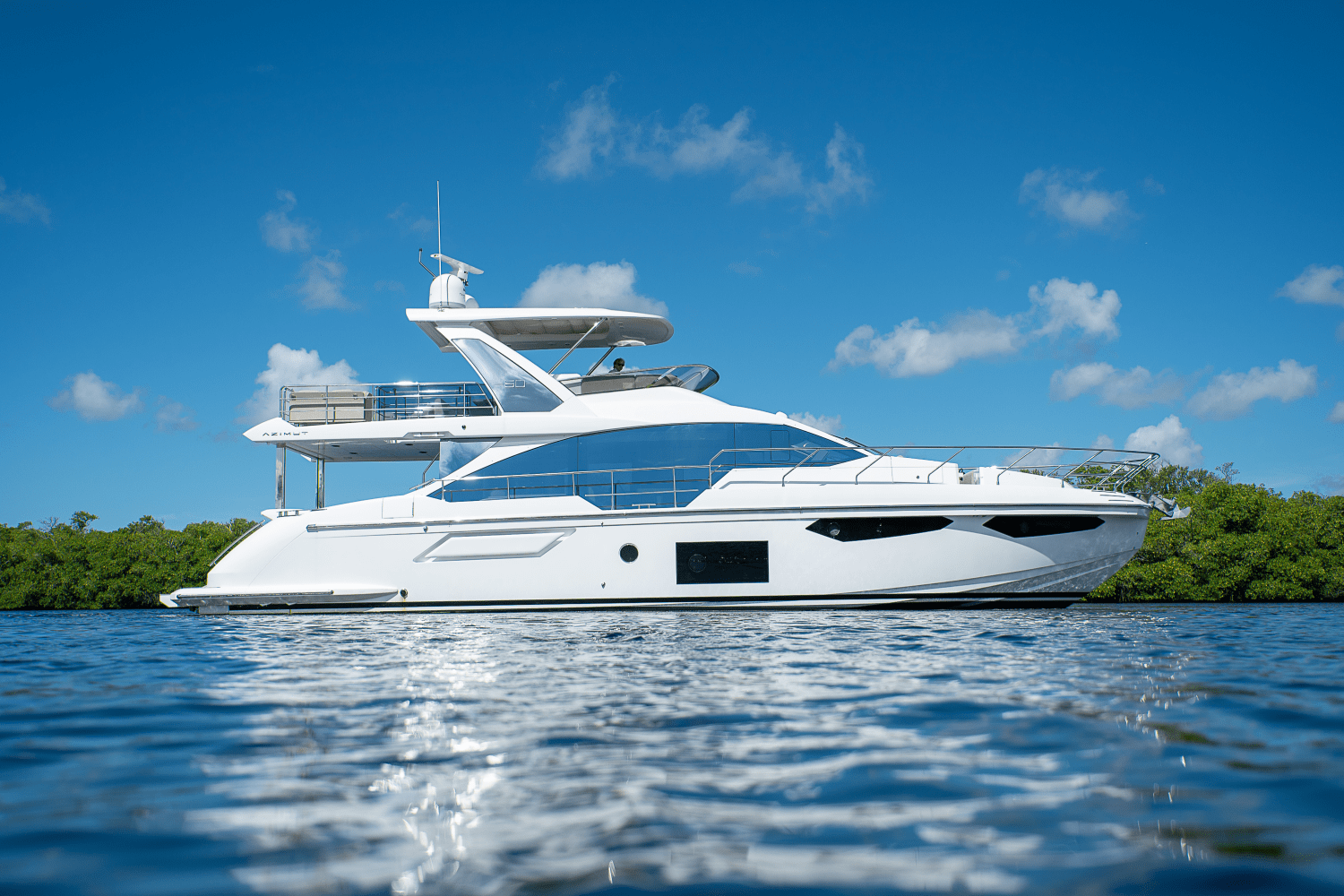 Slide: The Image of Azimut 60 FLY 2023 - 114