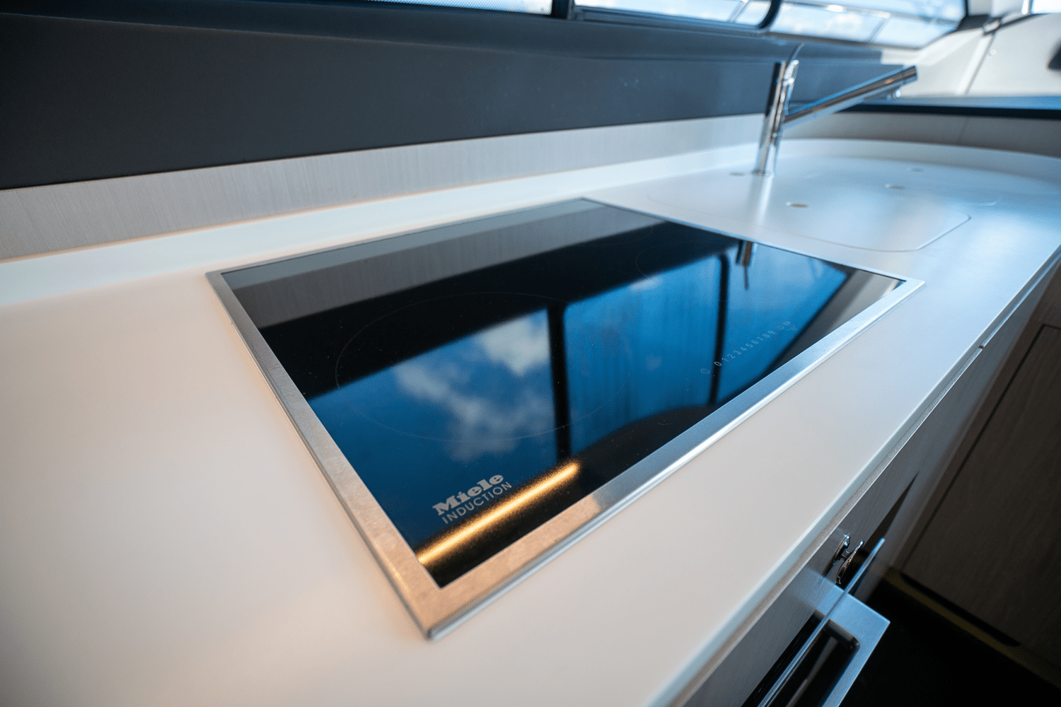 Slide: The Image of Azimut 60 FLY 2023 - 27