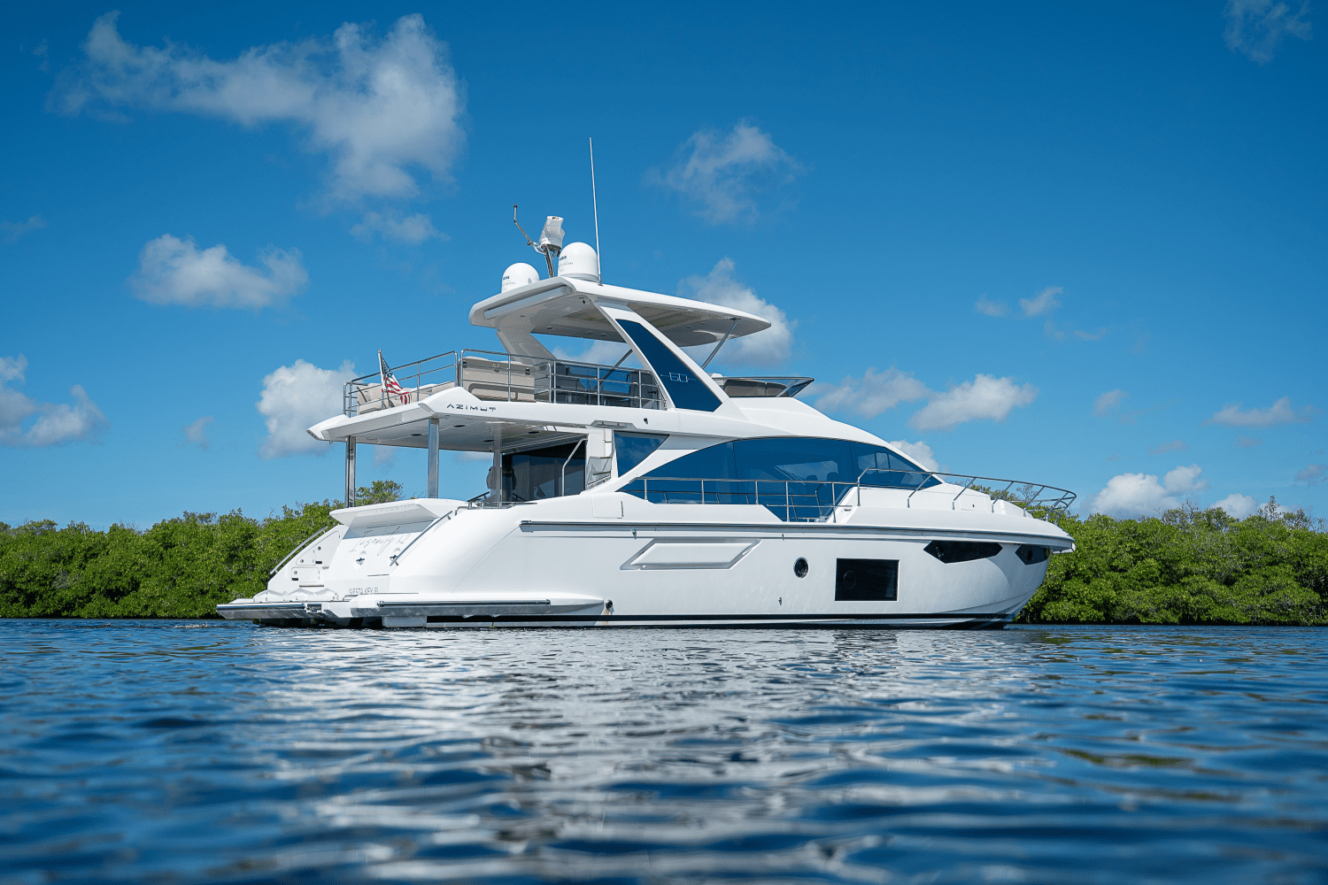 Slide: The Image of Azimut 60 FLY 2023 - 3