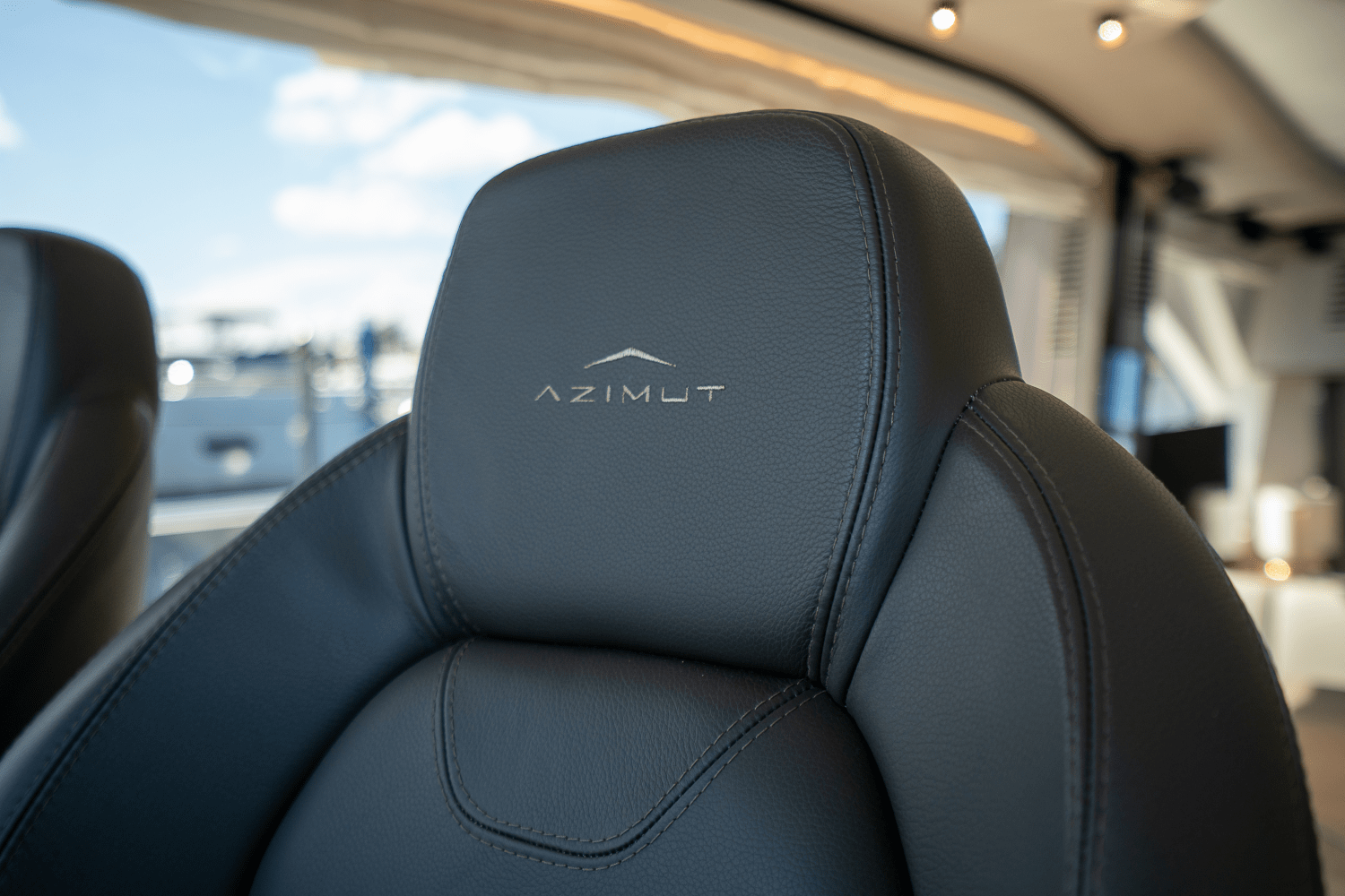 Slide: The Image of Azimut 60 FLY 2023 - 32