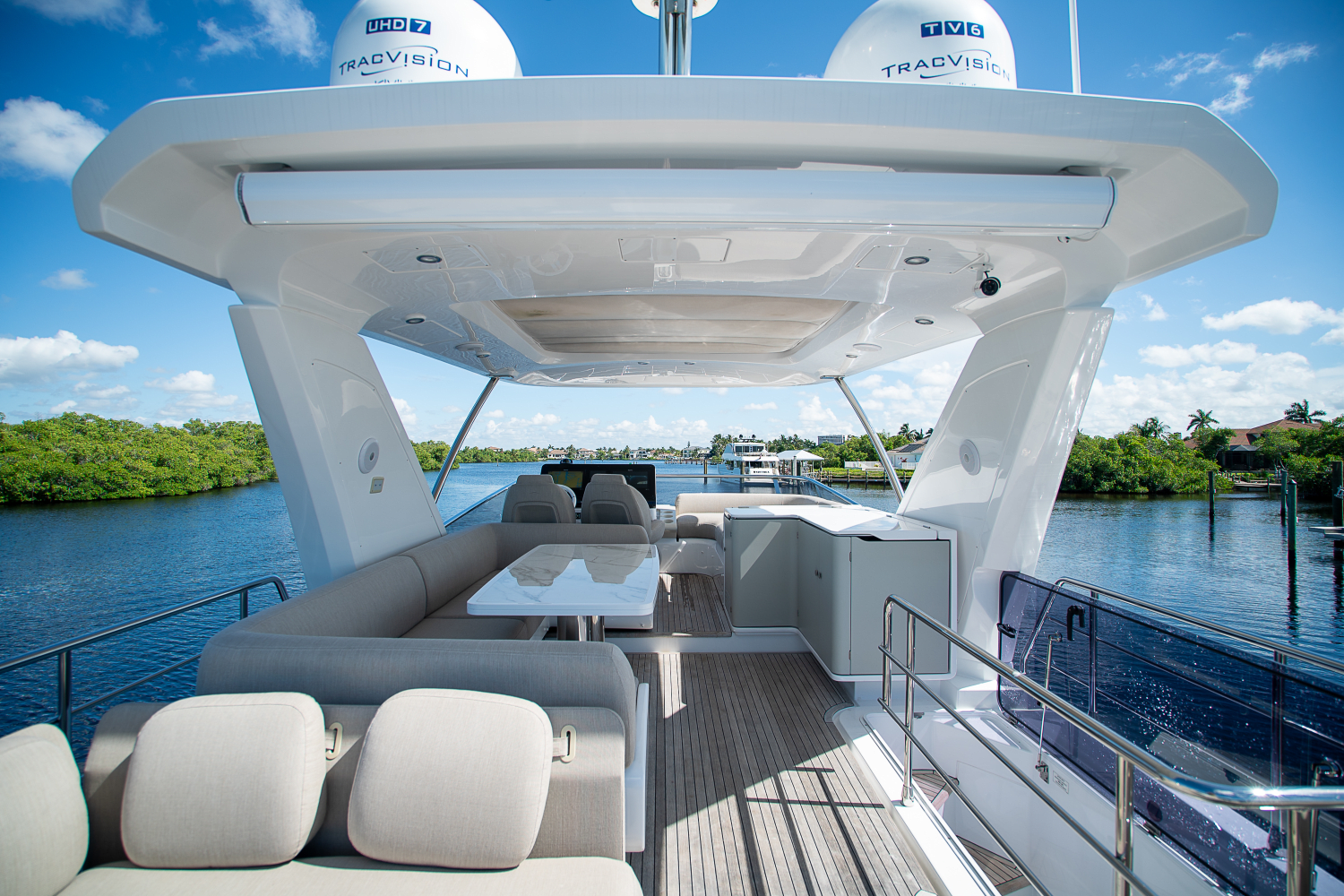 Slide: The Image of Azimut 60 FLY 2023 - 41