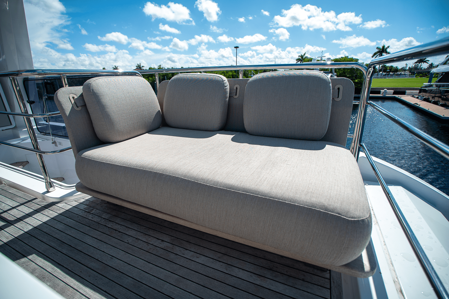 Slide: The Image of Azimut 60 FLY 2023 - 44