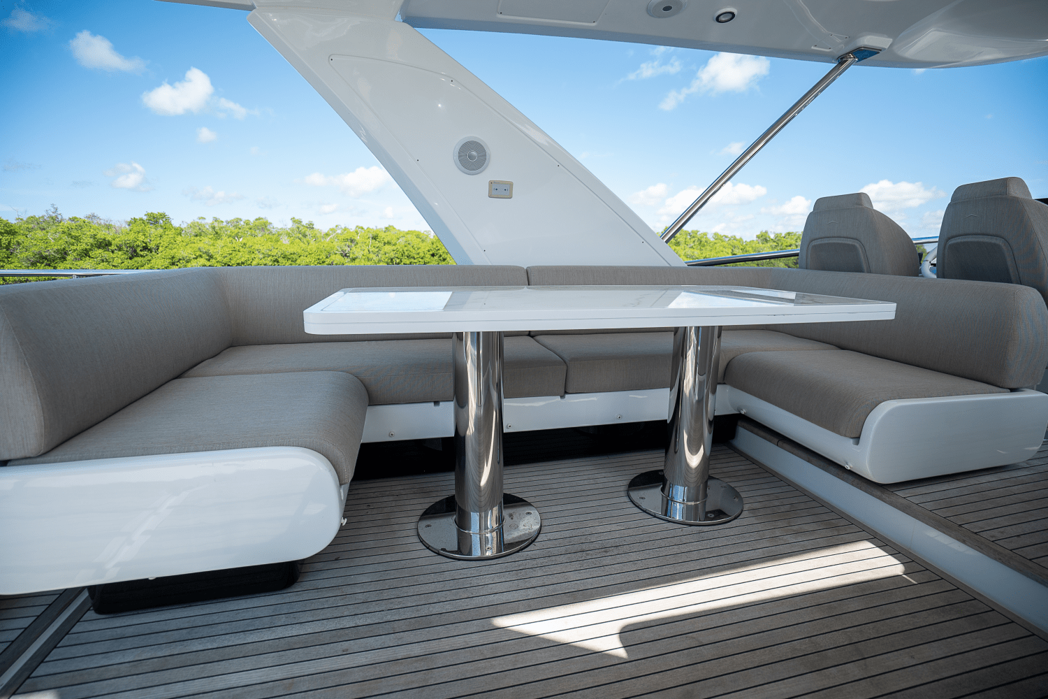 Slide: The Image of Azimut 60 FLY 2023 - 45
