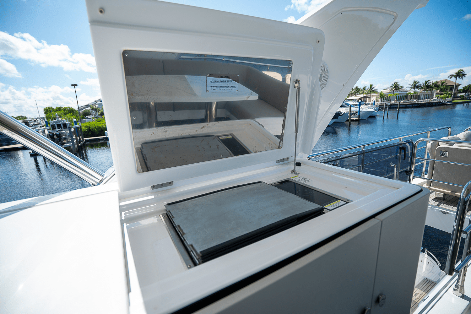 Slide: The Image of Azimut 60 FLY 2023 - 49