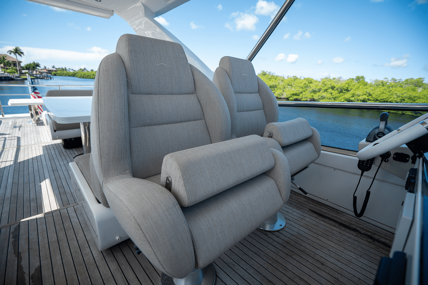 Slide: The Image of Azimut 60 FLY 2023 - 54