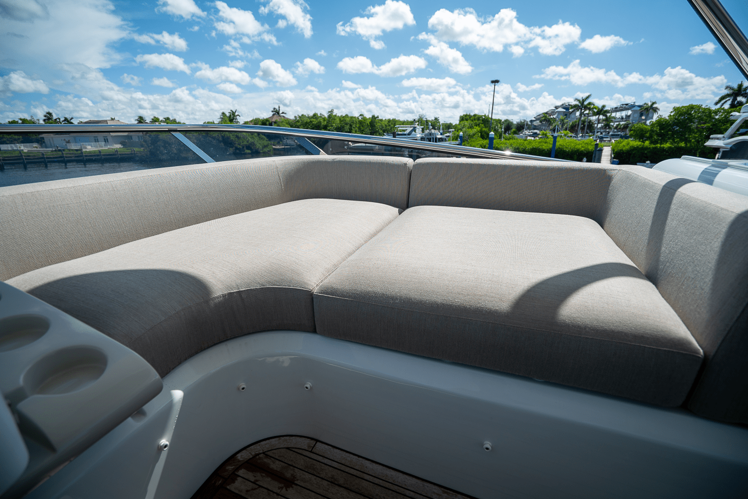 Slide: The Image of Azimut 60 FLY 2023 - 55