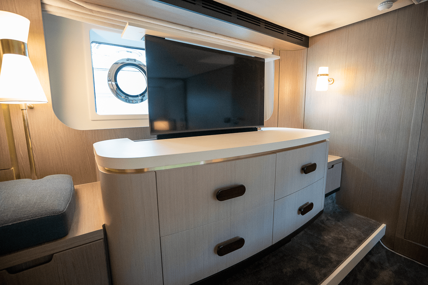 Slide: The Image of Azimut 60 FLY 2023 - 73
