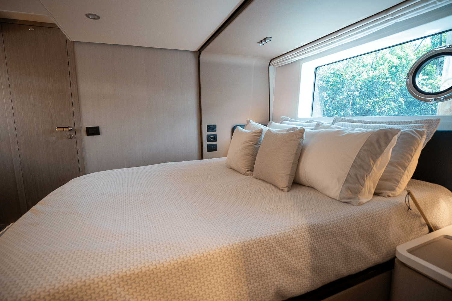 Slide: The Image of Azimut 60 FLY 2023 - 81