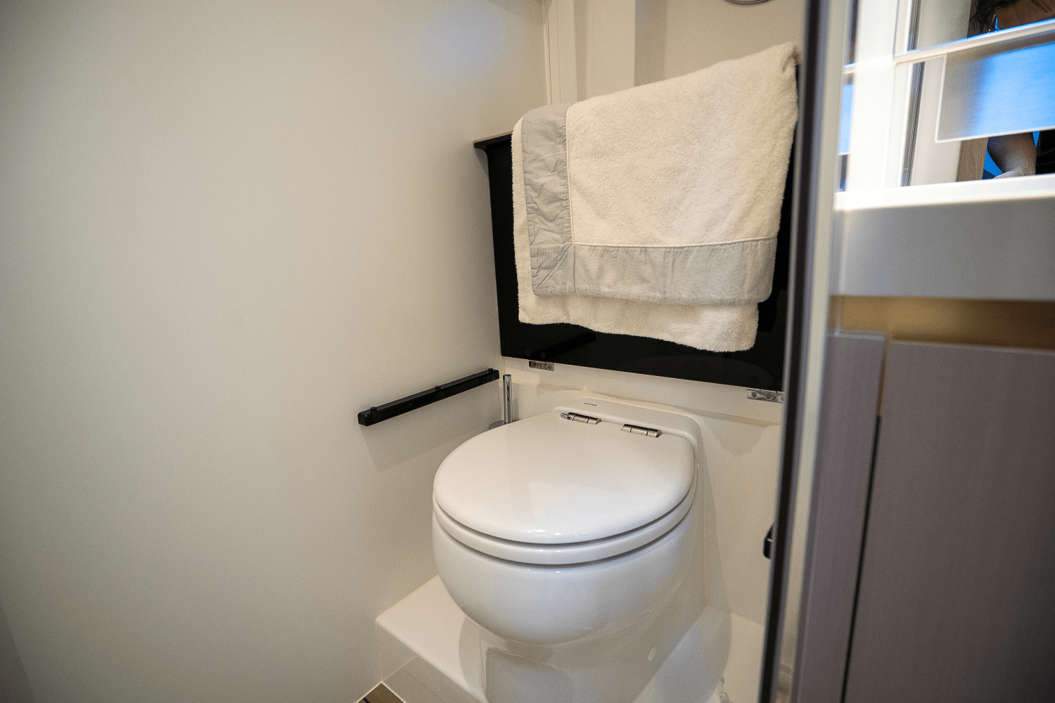 Slide: The Image of Azimut 60 FLY 2023 - 85