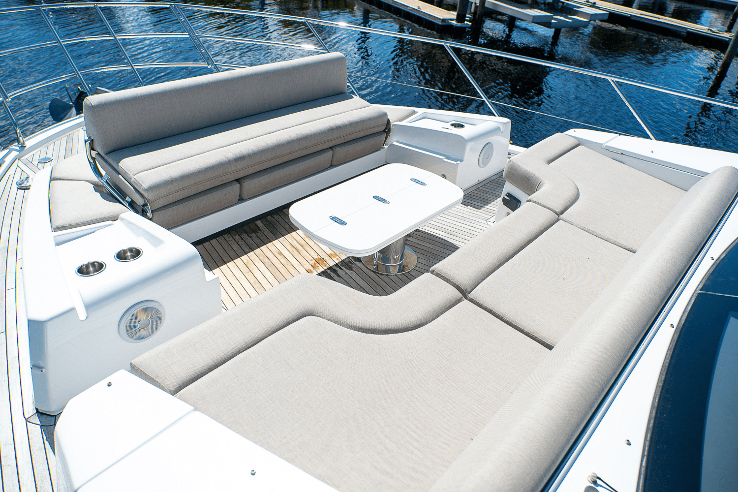 Slide: The Image of Azimut 60 FLY 2023 - 94
