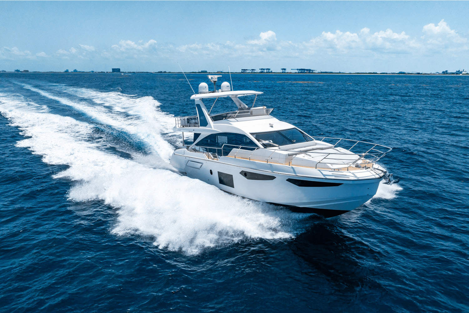 Slide: The Image of Azimut 60 FLY 2024 - 11