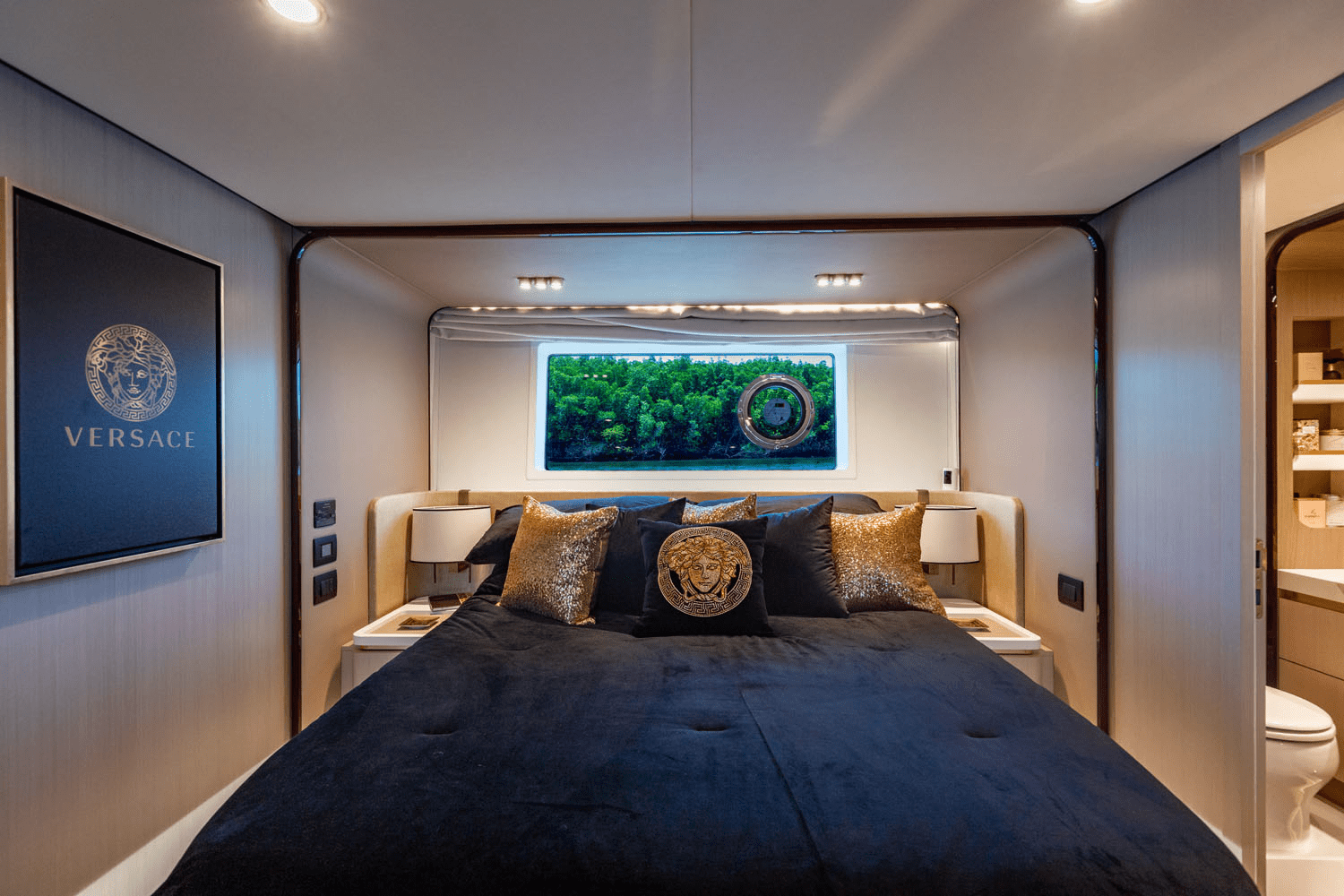 Slide: The Image of Azimut 60 FLY 2024 - 23