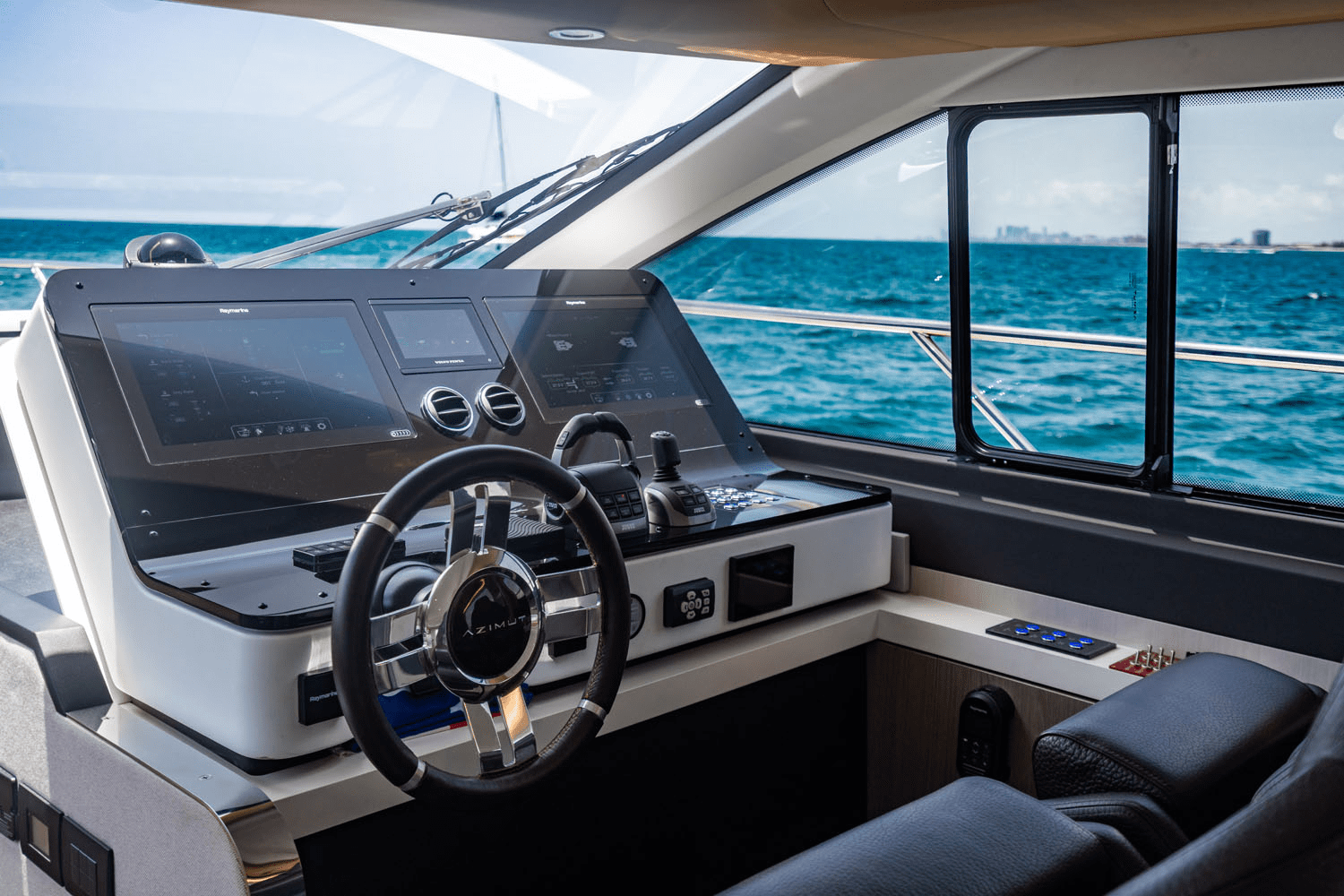 Slide: The Image of Azimut 60 FLY 2024 - 42