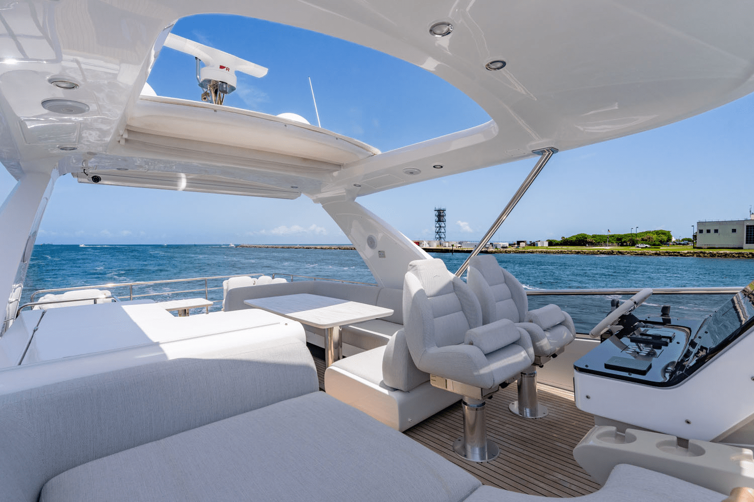 Slide: The Image of Azimut 60 FLY 2024 - 68