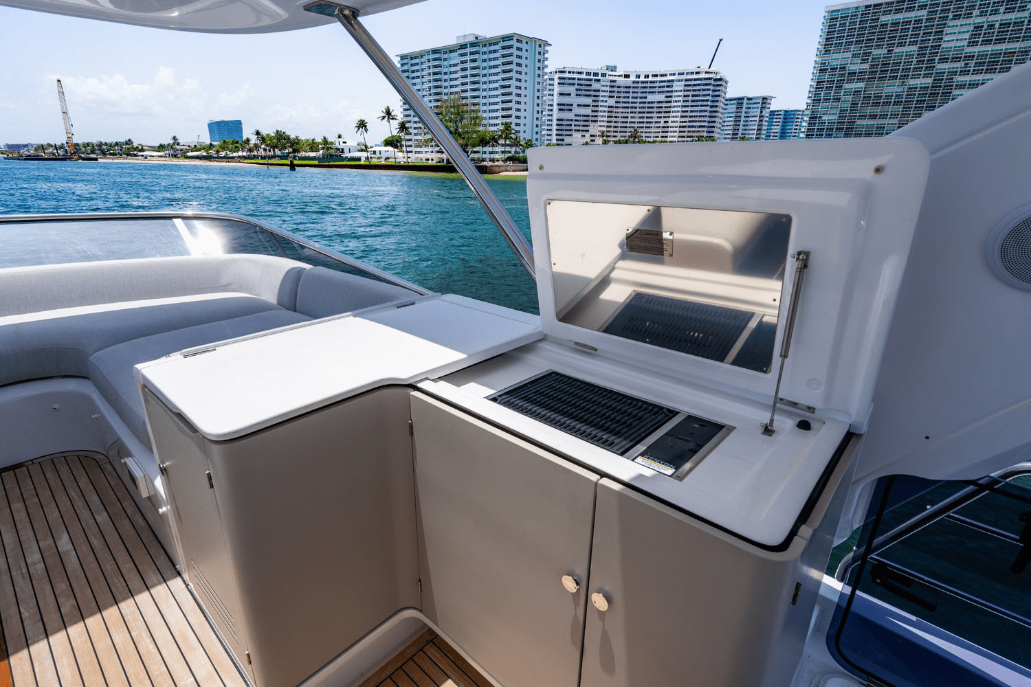 Slide: The Image of Azimut 60 FLY 2024 - 69
