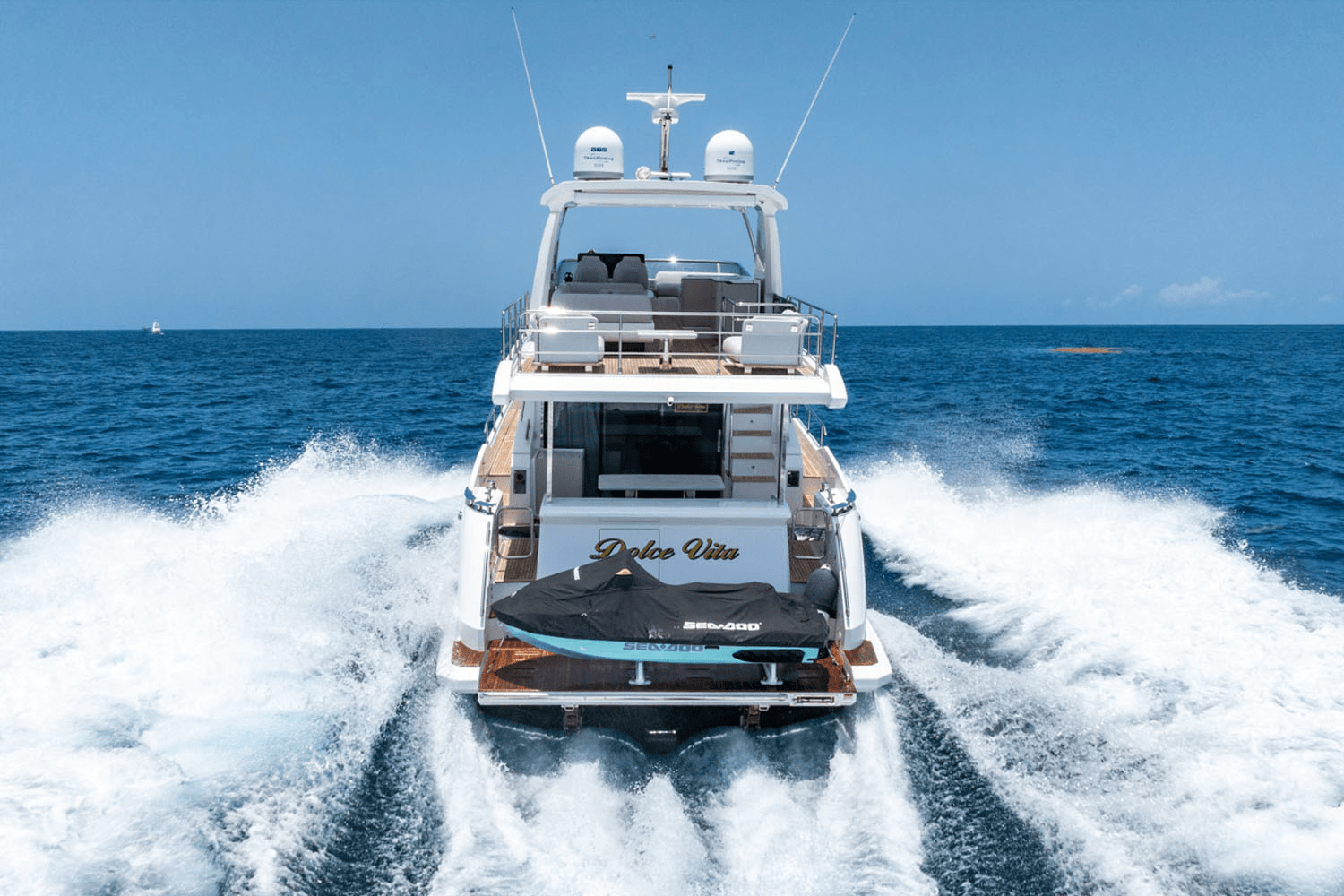 Slide: The Image of Azimut 60 FLY 2024 - 7