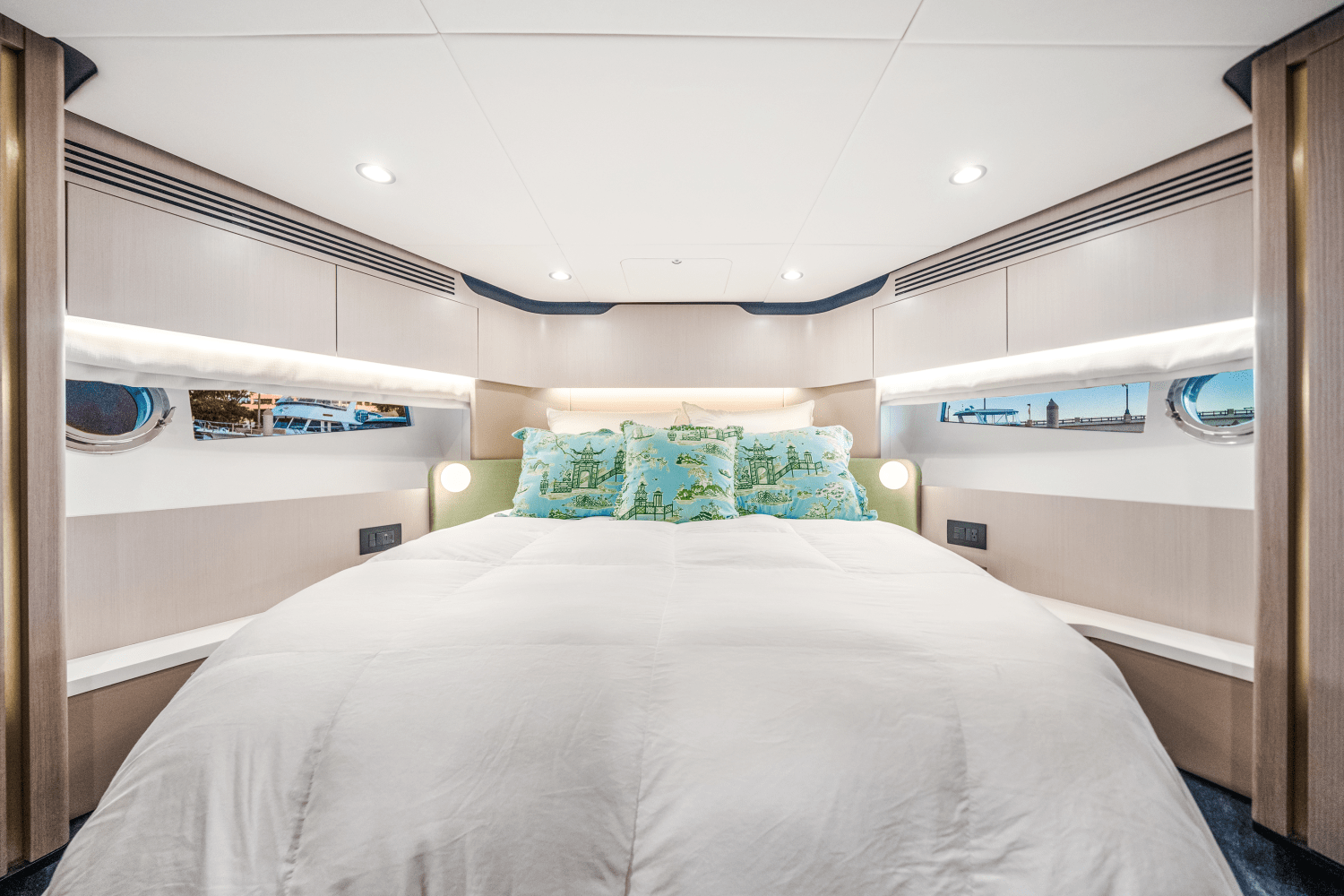 Slide: The Image of Azimut 60 FLYBRIDGE 2021 - 12