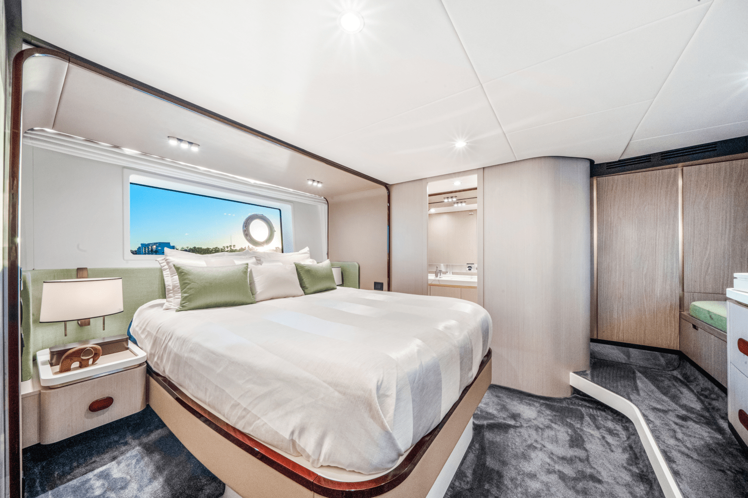 Slide: The Image of Azimut 60 FLYBRIDGE 2021 - 22