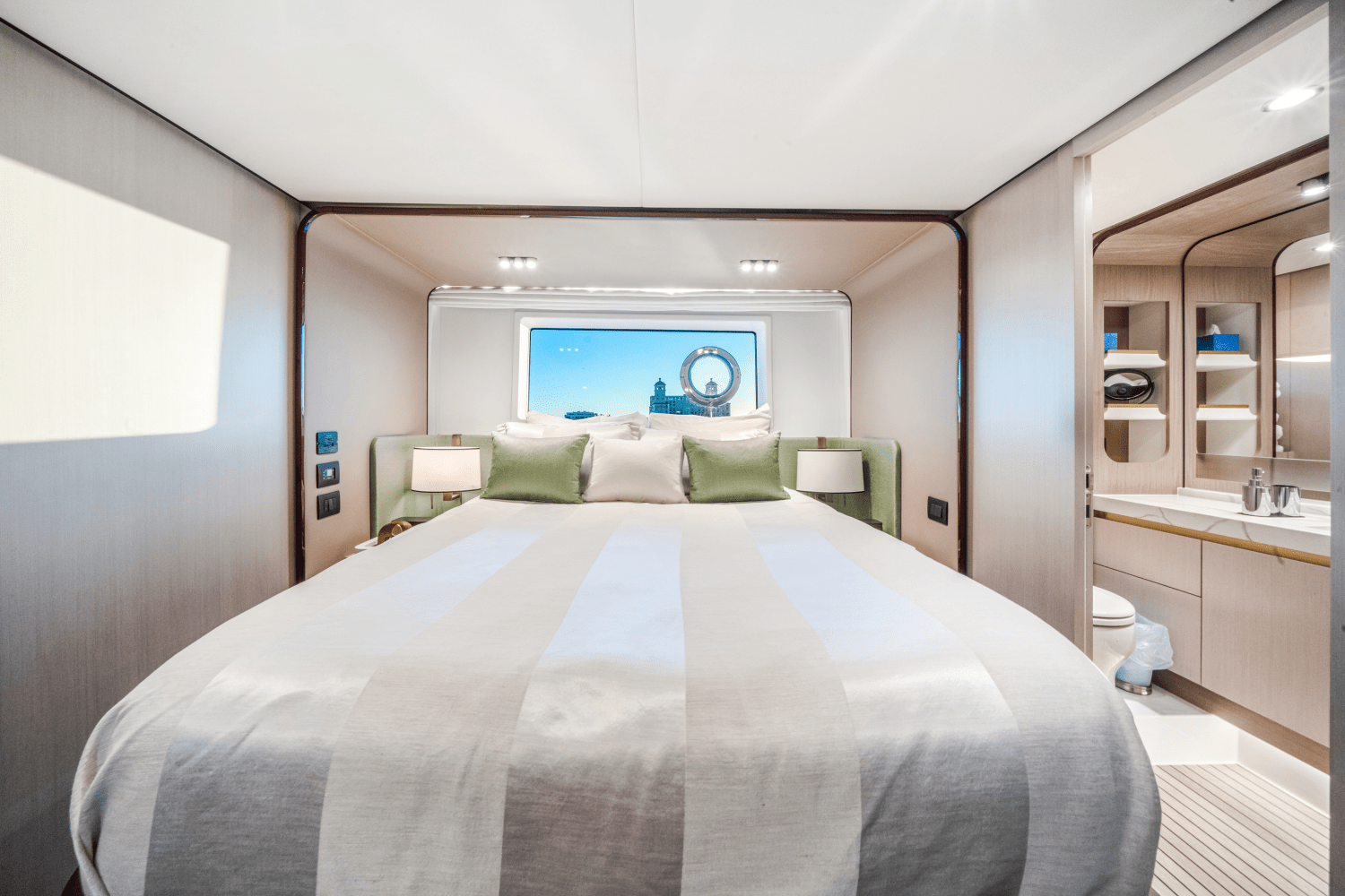 Slide: The Image of Azimut 60 FLYBRIDGE 2021 - 23