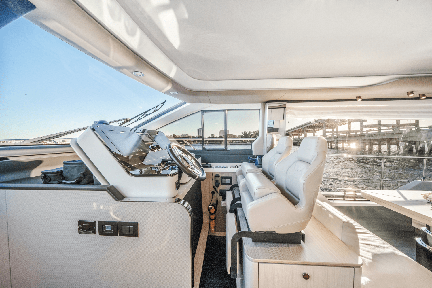 Slide: The Image of Azimut 60 FLYBRIDGE 2021 - 40