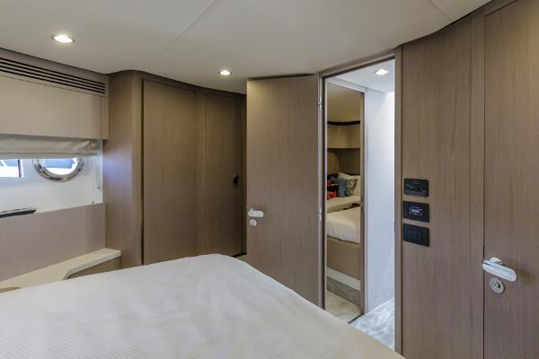 Slide: The Image of Azimut 60 Flybridge 2021 - 51