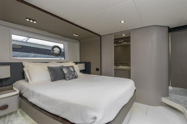 Slide: The Image of Azimut 60 Flybridge 2021 - 56