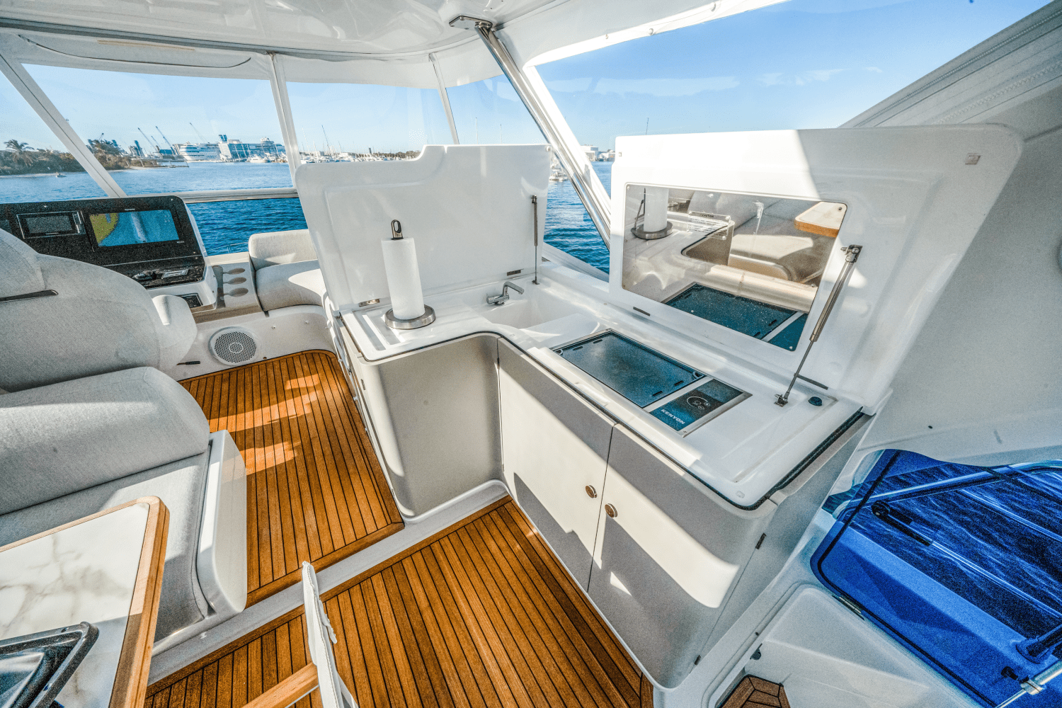 Slide: The Image of Azimut 60 FLYBRIDGE 2021 - 59