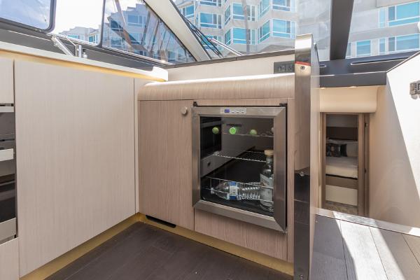 Slide: The Image of Azimut 60 Flybridge 2021 - 62