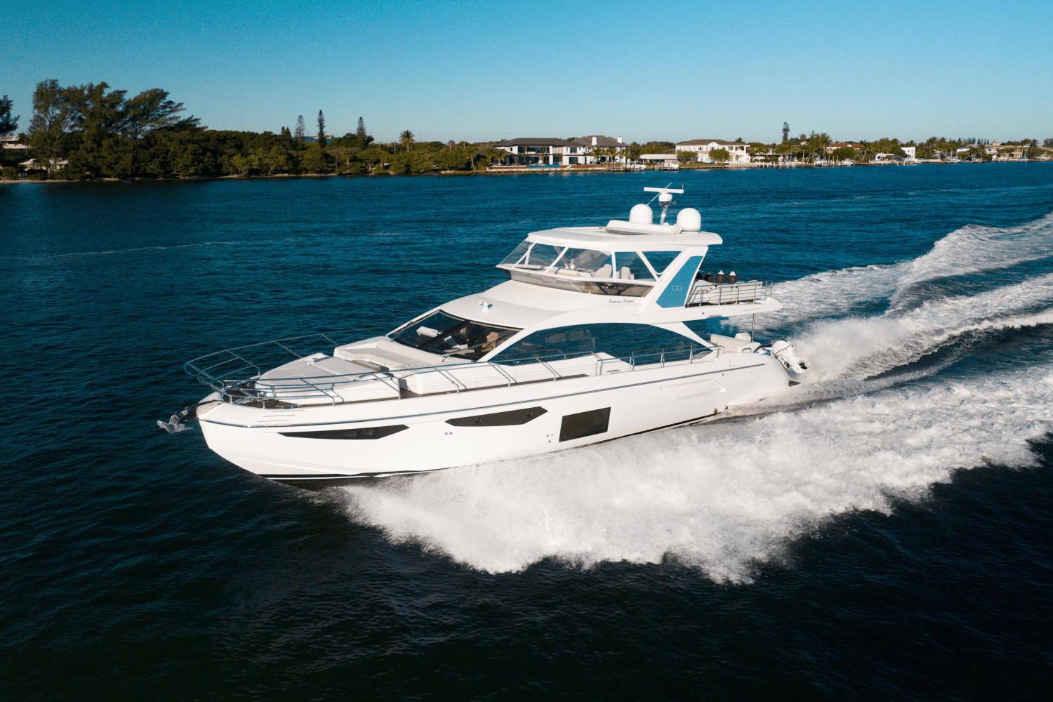 Slide: The Image of Azimut 60 FLYBRIDGE 2021 - 7