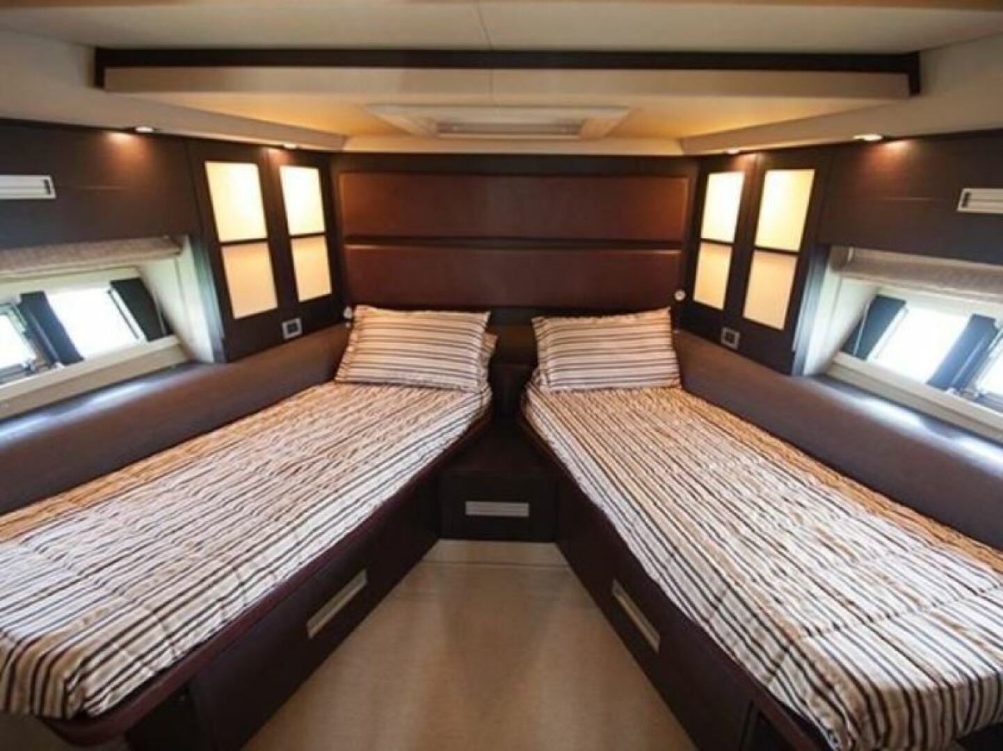 Slide: The Image of Azimut 62S 2007 - 13