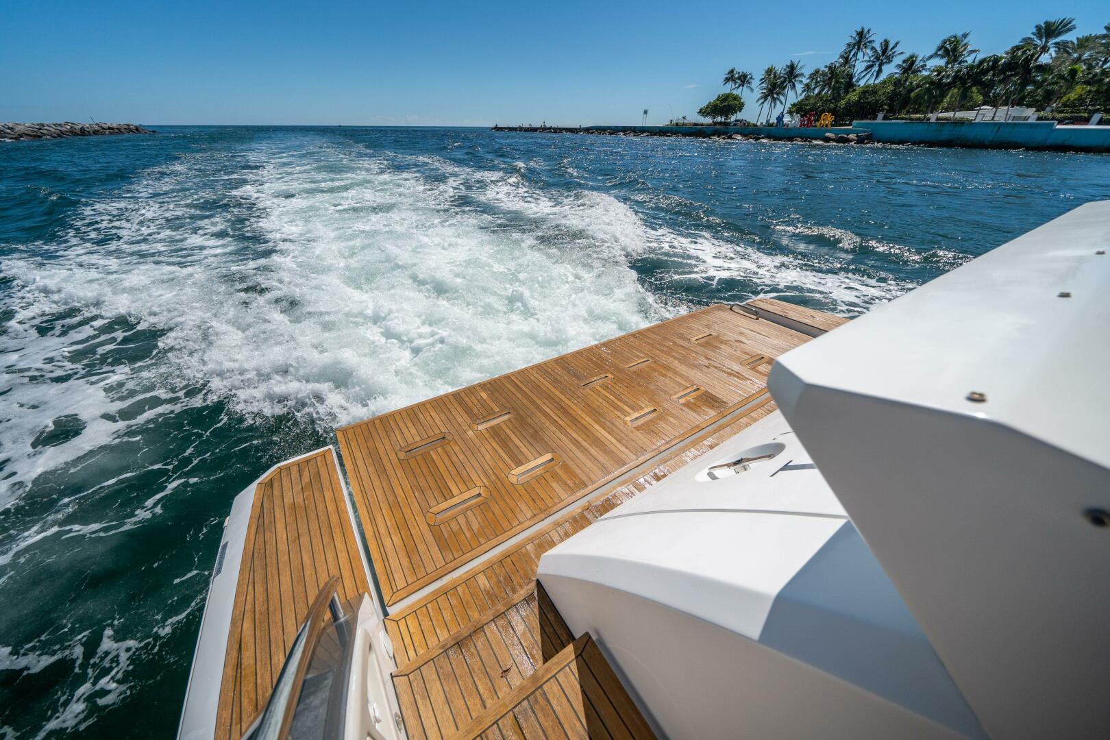 Slide: The Image of Azimut 66 Fly 2018 - 4724319