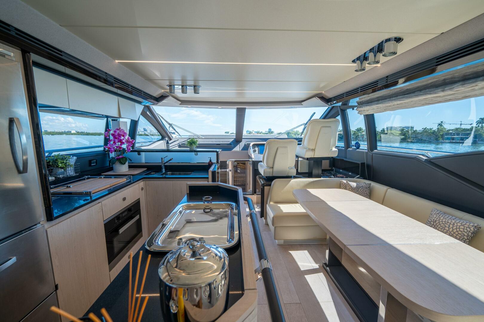 Slide: The Image of Azimut 66 Fly 2018 - 4724334