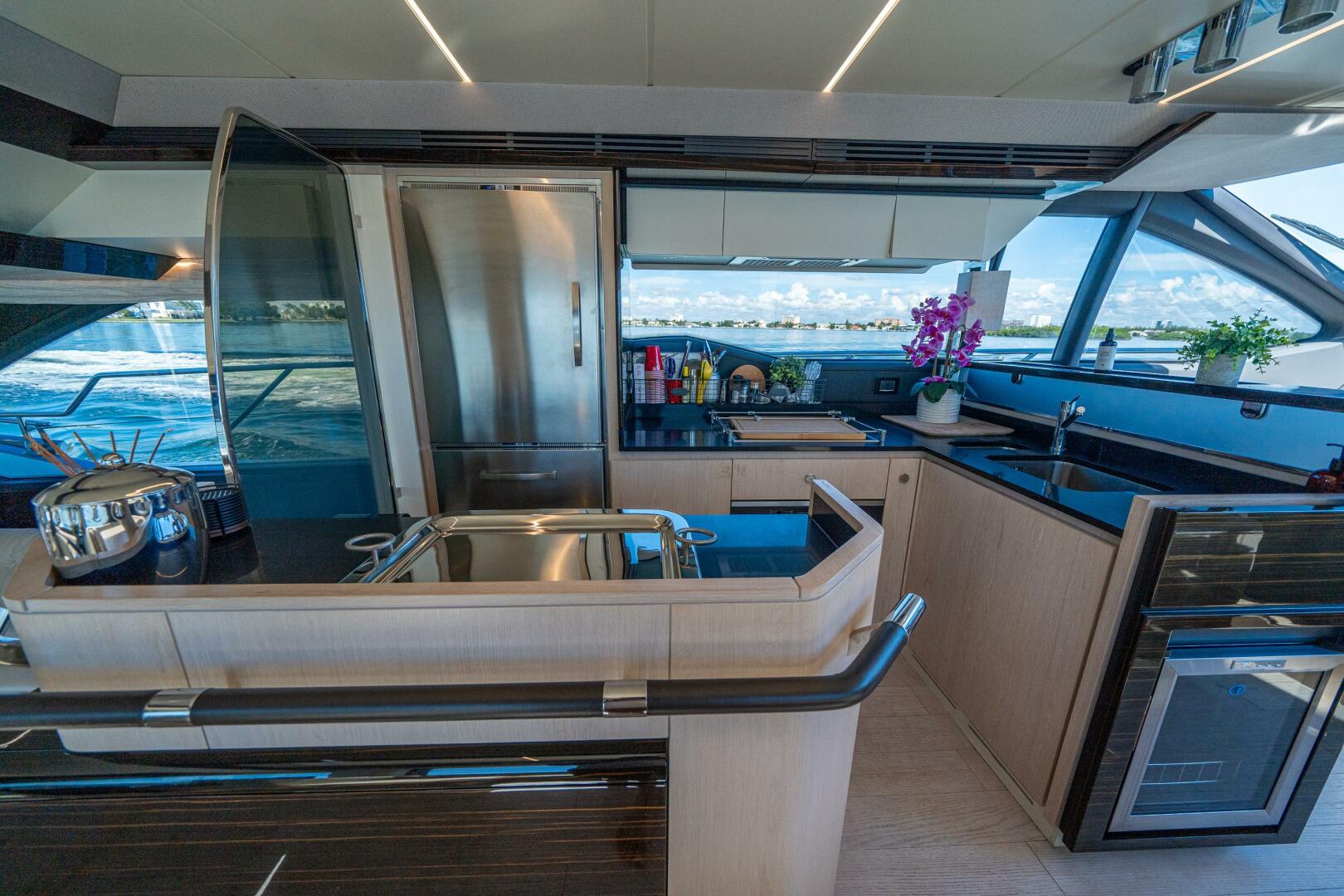 Slide: The Image of Azimut 66 Fly 2018 - 4724335