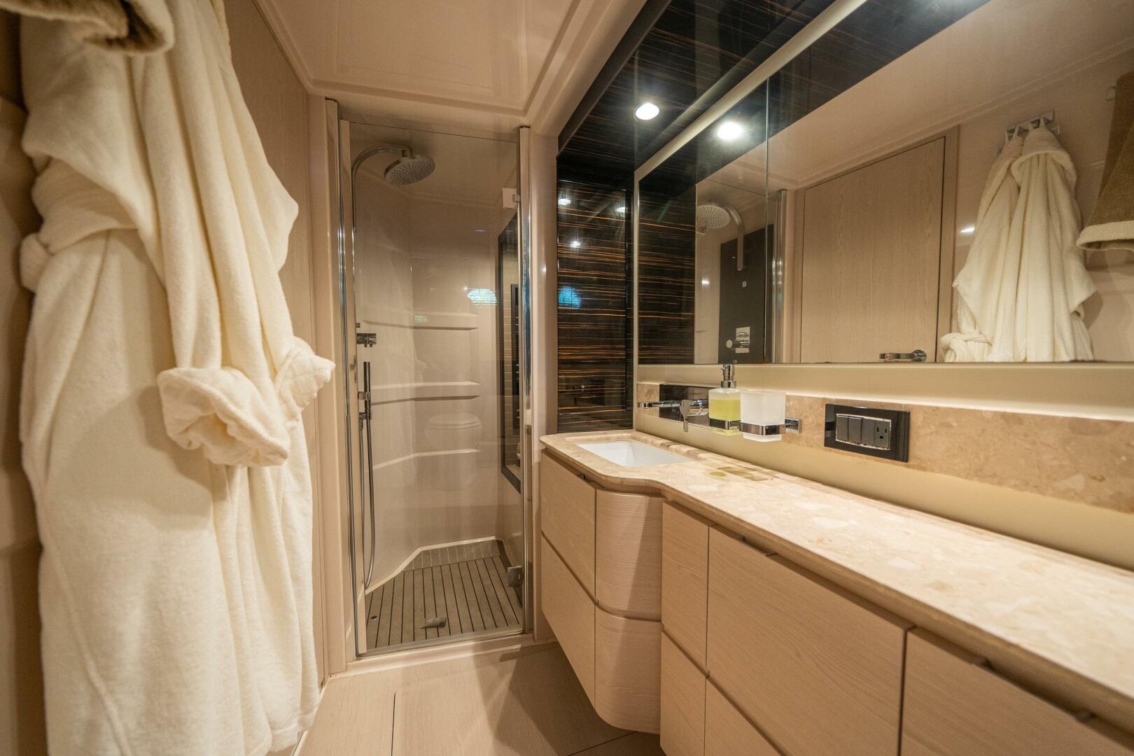 Slide: The Image of Azimut 66 Fly 2018 - 4724352