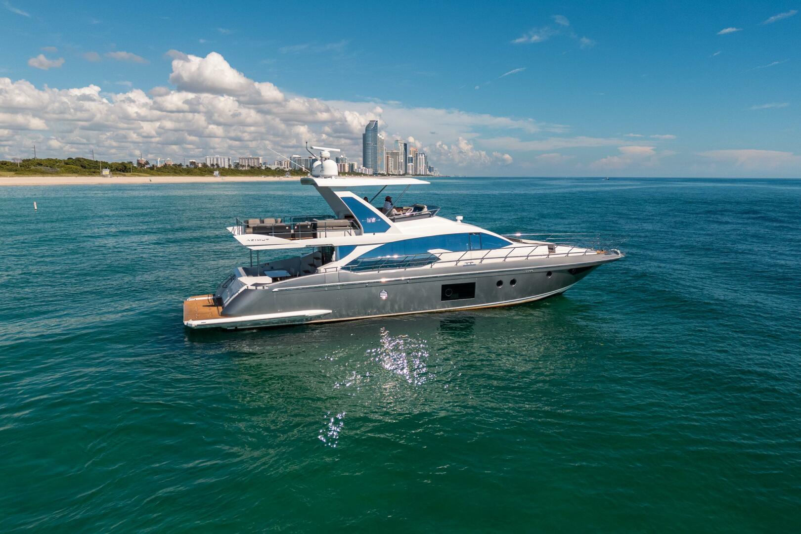 Slide: The Image of Azimut 66 Fly 2018 - 4724310