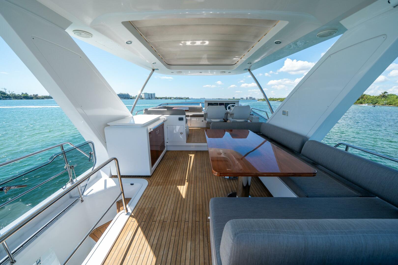 Slide: The Image of Azimut 66 Fly 2018 - 4724361