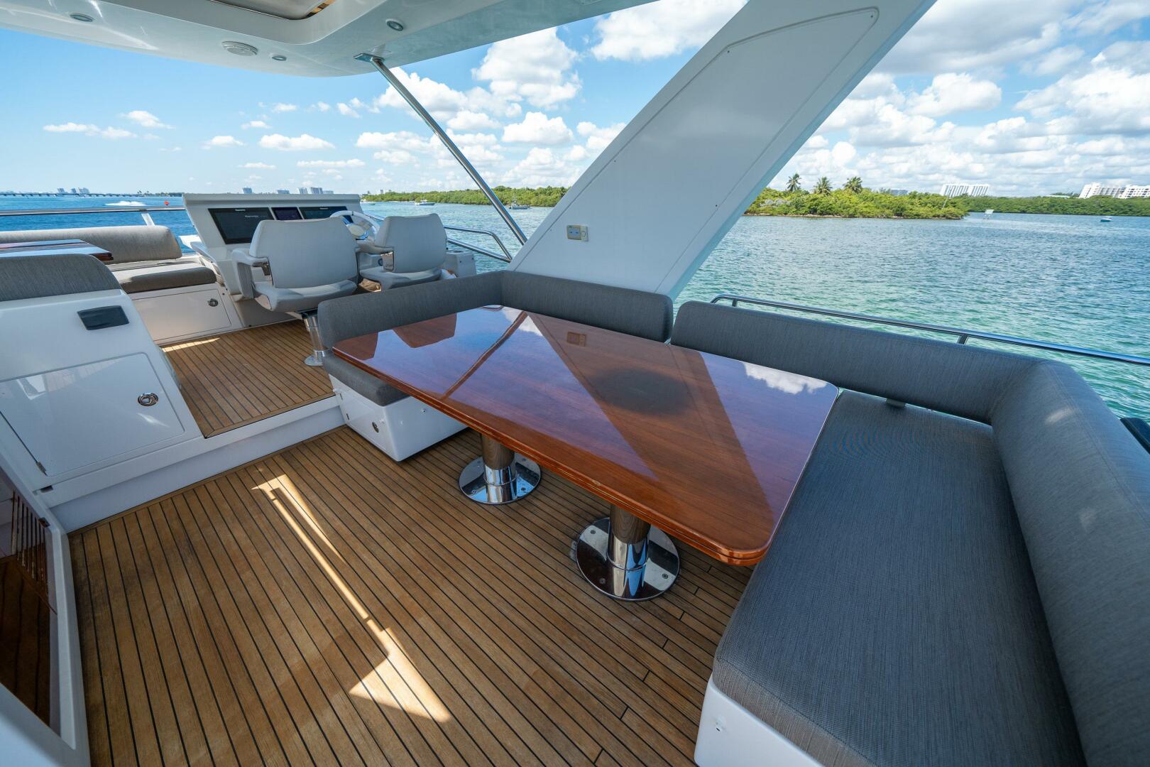 Slide: The Image of Azimut 66 Fly 2018 - 4724362