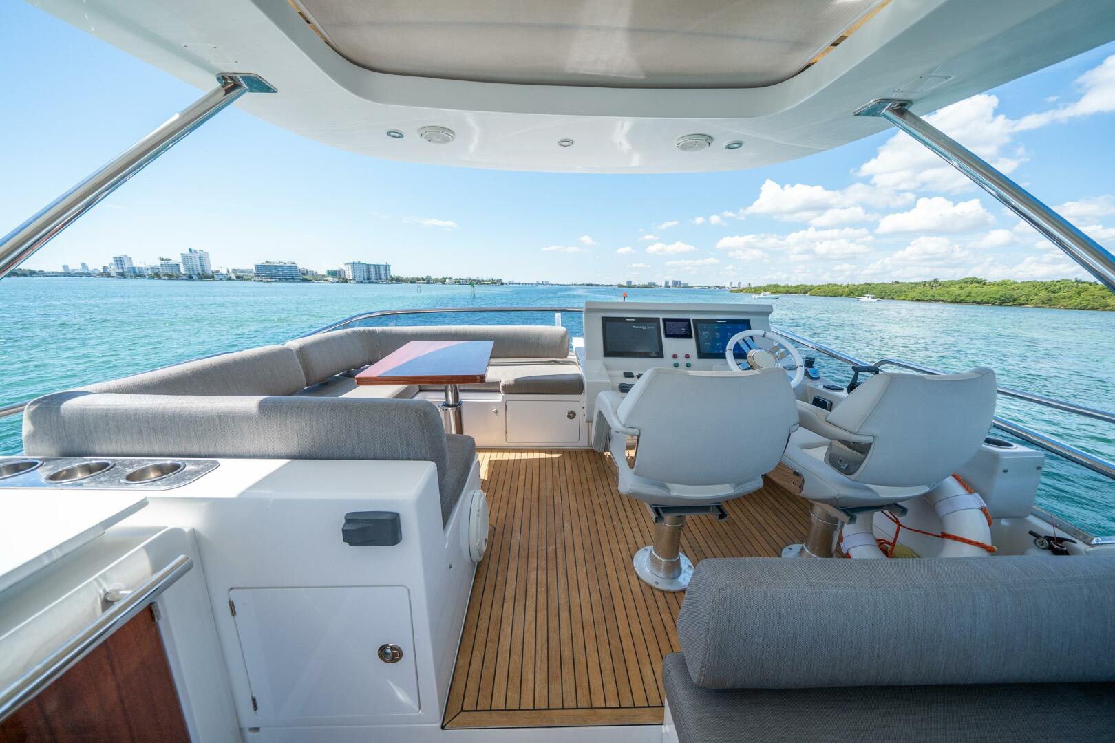 Slide: The Image of Azimut 66 Fly 2018 - 4724365